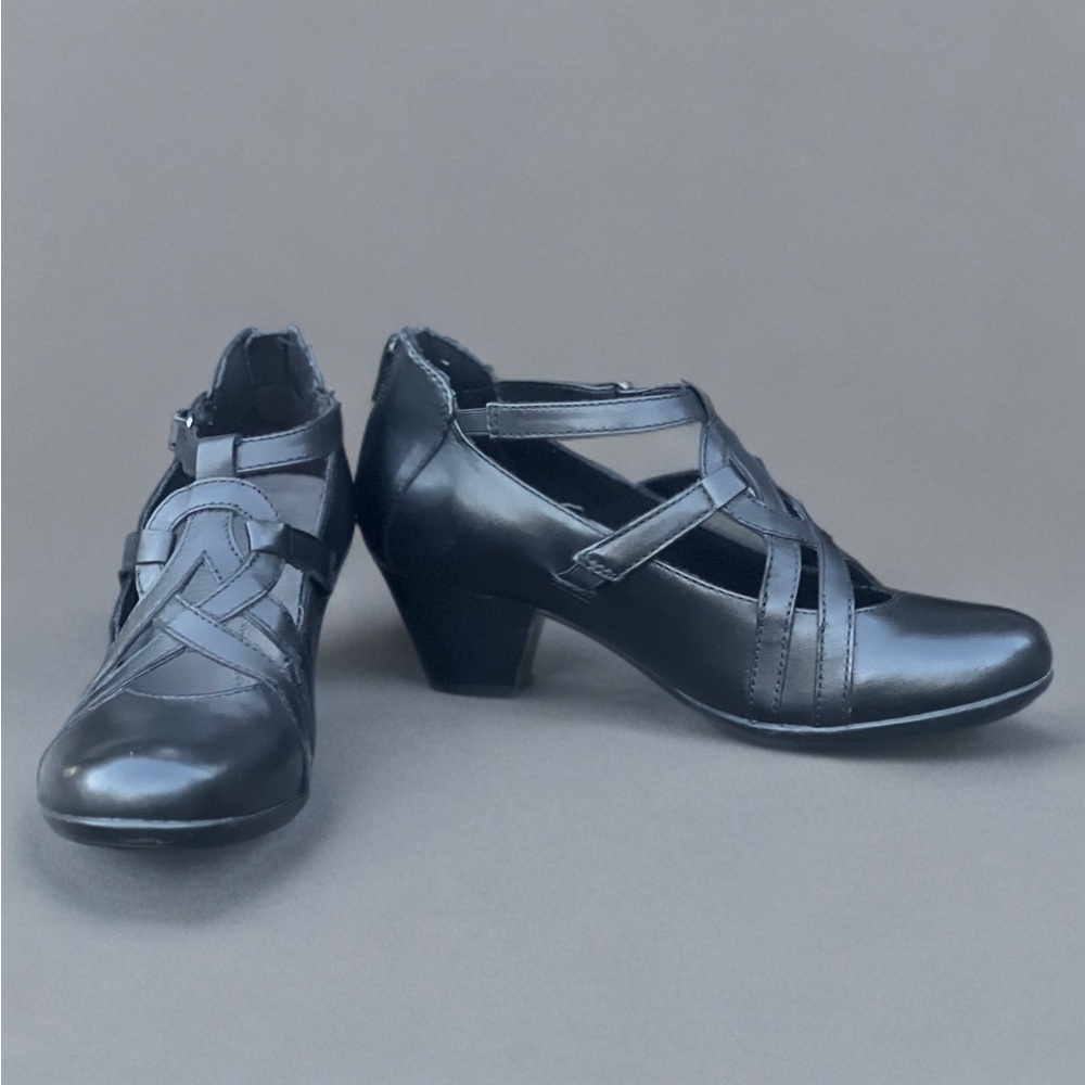 Earth Women's WIDE Black Virtue Leather Mary Jane Pump Size 8D